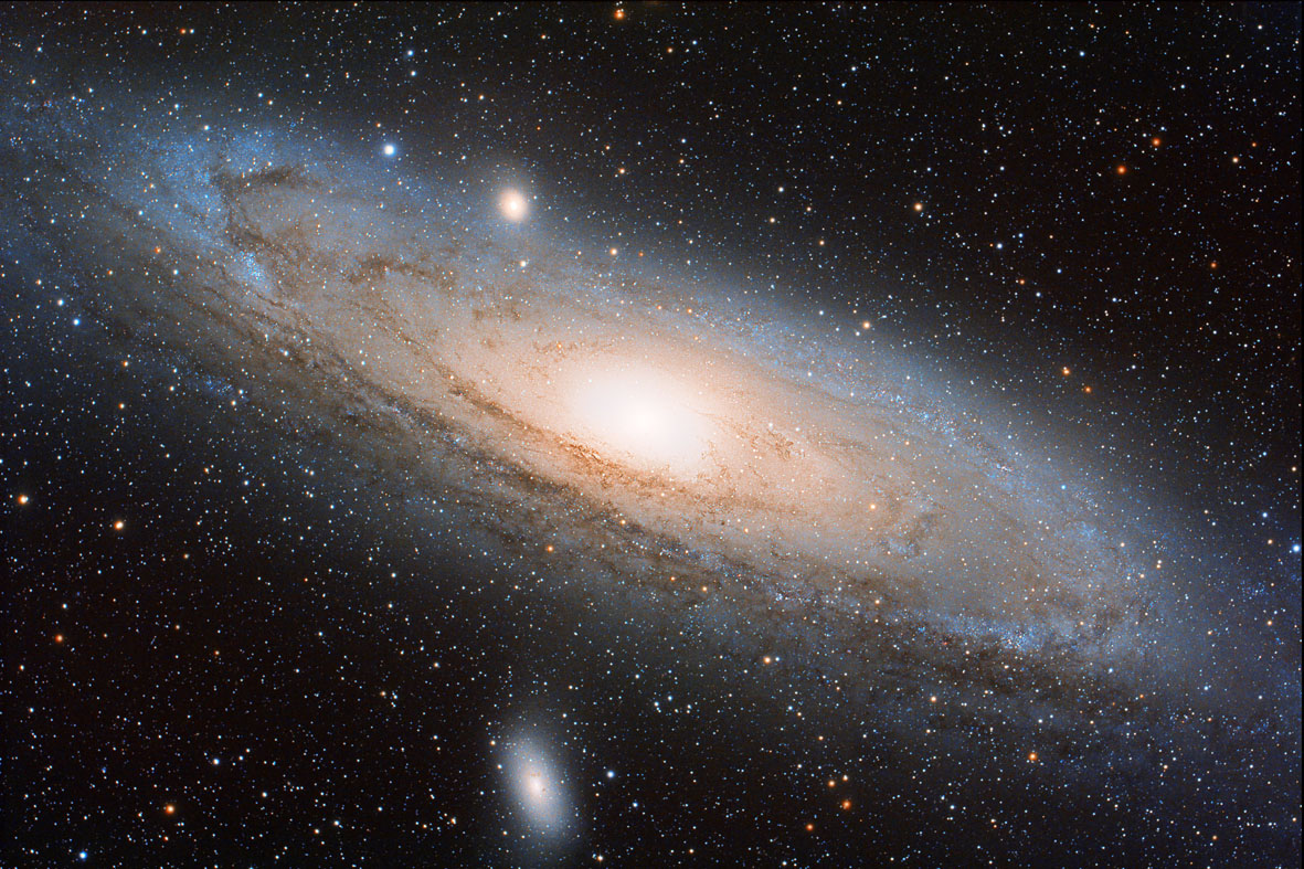Andromeda galaxy (M 31) with M32 and M110 photographed from Spelada by Alessandro Di Giusto: 351 KB