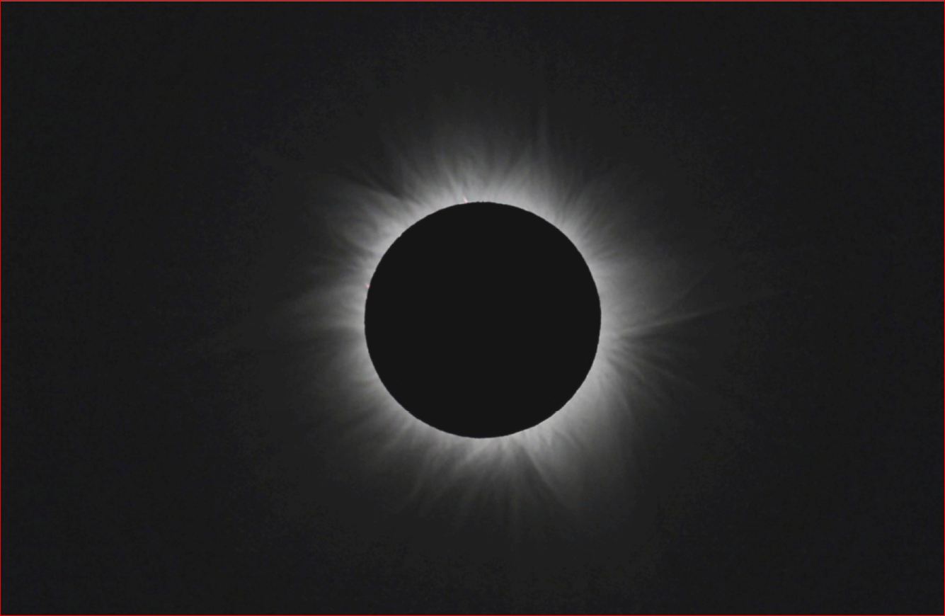 Total sun eclipse photographed from Australia: 64 KB; click on the image to enlarge at 975x785 pixels