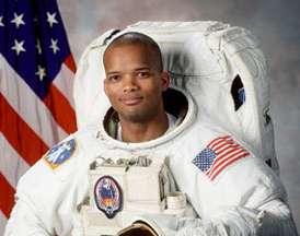 Robert Curbeam, uno dei tre specialisti di missione dell'STS-116, sar impegnato nella terza EVA: 28 KB