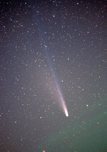 Cometa Ikeya-Zhang: 42KB; immagine linkata da 217 KB