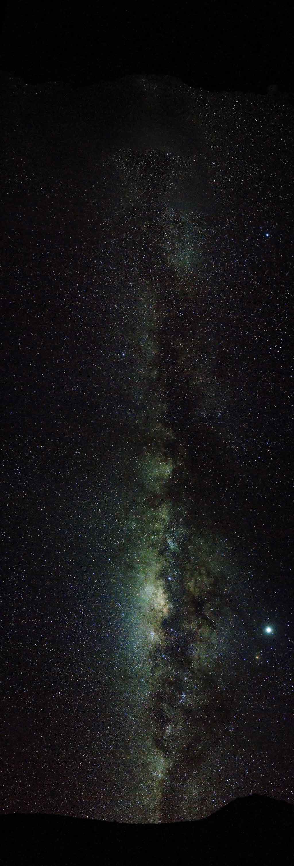 Milk Way over Perù: 183 KB; click on the image to enlarge