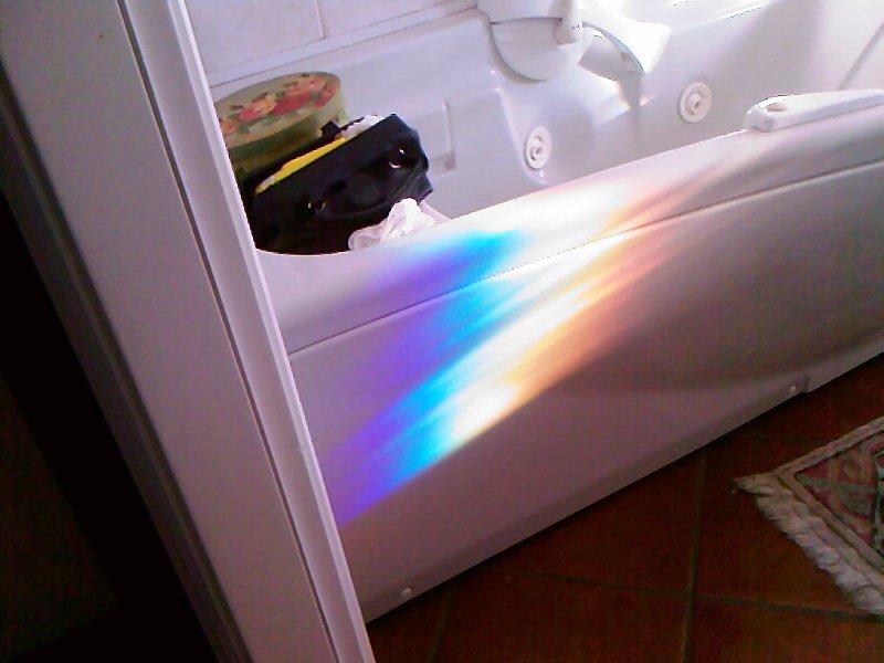 Bath spectrum: 55 KB; click on the image to enlarge at 800x600 pixels