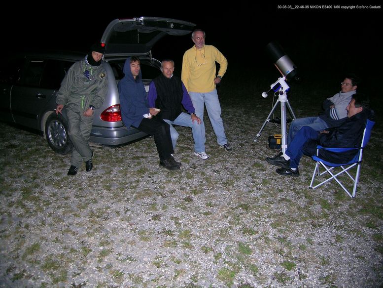 1) CAST members Romanello, Scarpa, Codutti, Russiani, Beltrame and Malisani speak in attended that the sky makes to see of stars: 118 KB; Click on the image to enlarge to 777x583 pixels