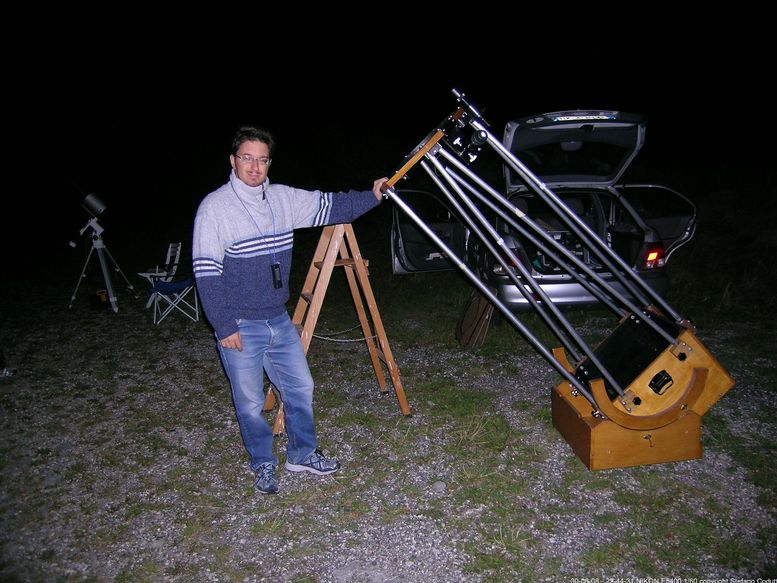 4) Paolo Beltrame is in front of his Dobson telescope: 100 KB; Click on the image to enlarge to 777x583 pixels