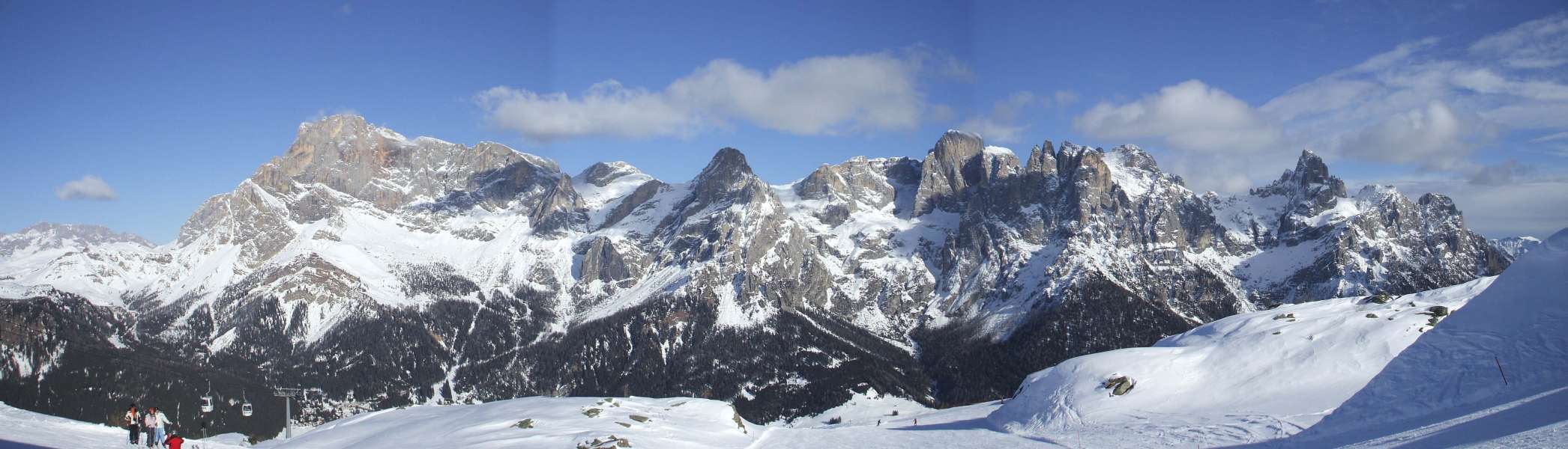 View of Alpi in San Martino di Castrozza in Trentino: 154 KB; click on the image to enlarge