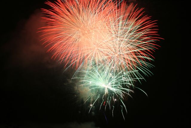 Fireworks at Fidenza: 53 KB; click on the image to enlarge